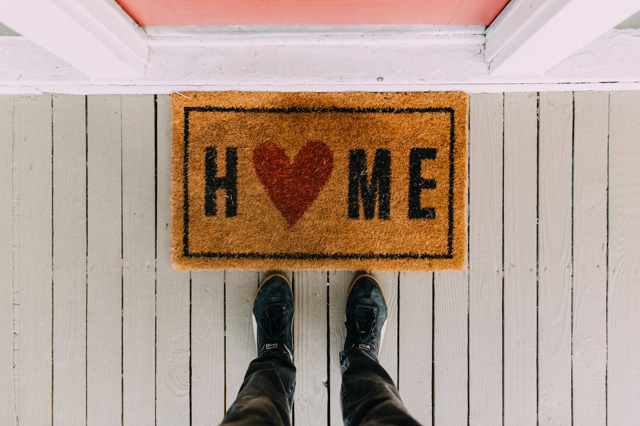 home-floor-mat-home-spelled-with-a-heart